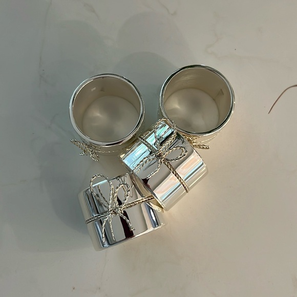 EUC set of 4 silver plated Vera Wang love knot napkin rings from Wedgewood - Picture 2 of 5